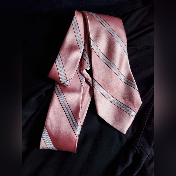 Valentino tie